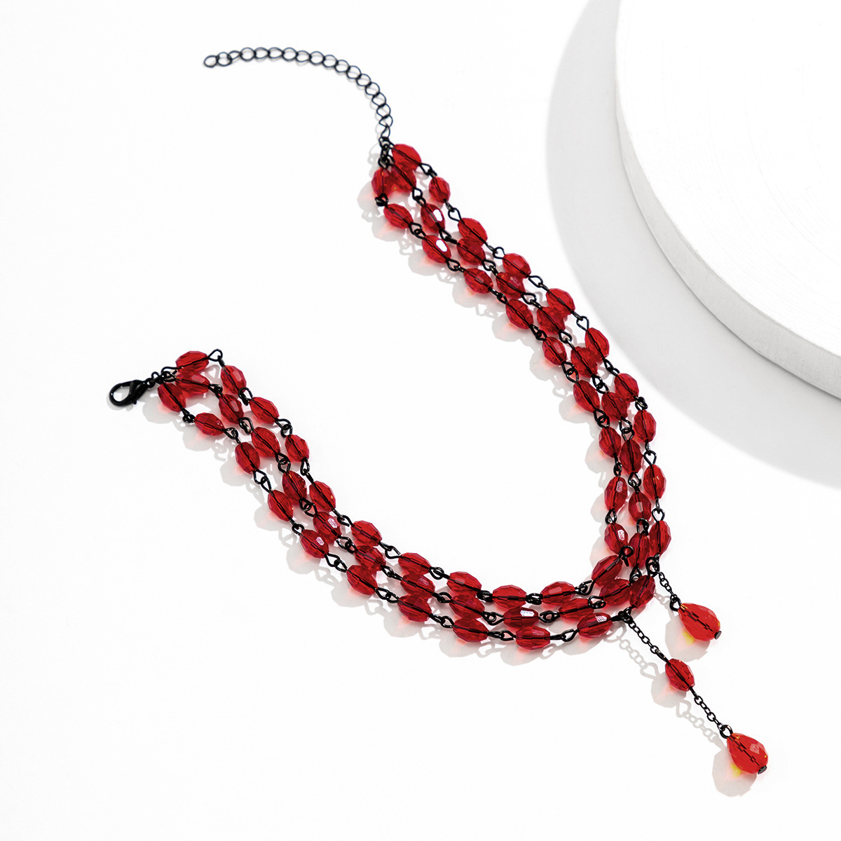 European and American cross-border Gothic style retro red beaded imitation crystal choker necklace, French water drop tassel necklace Application Scenario