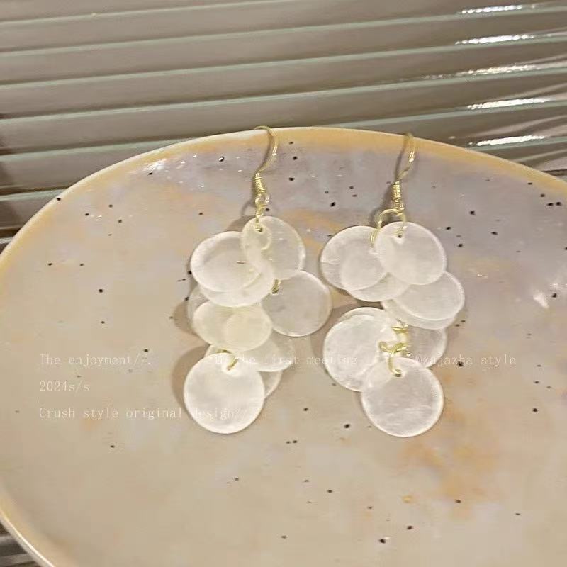 Island vacation style long tassel shell earrings for women's summer 2025 new style Exaggerated and elegant earrings by the seaside Application Scenario