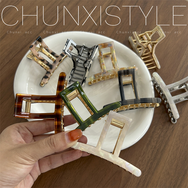 Korean French-style high-end, niche scratch-off women's summer elegant headwear, with a stylish hairpin and shark clip at the back of the head Specification drawing
