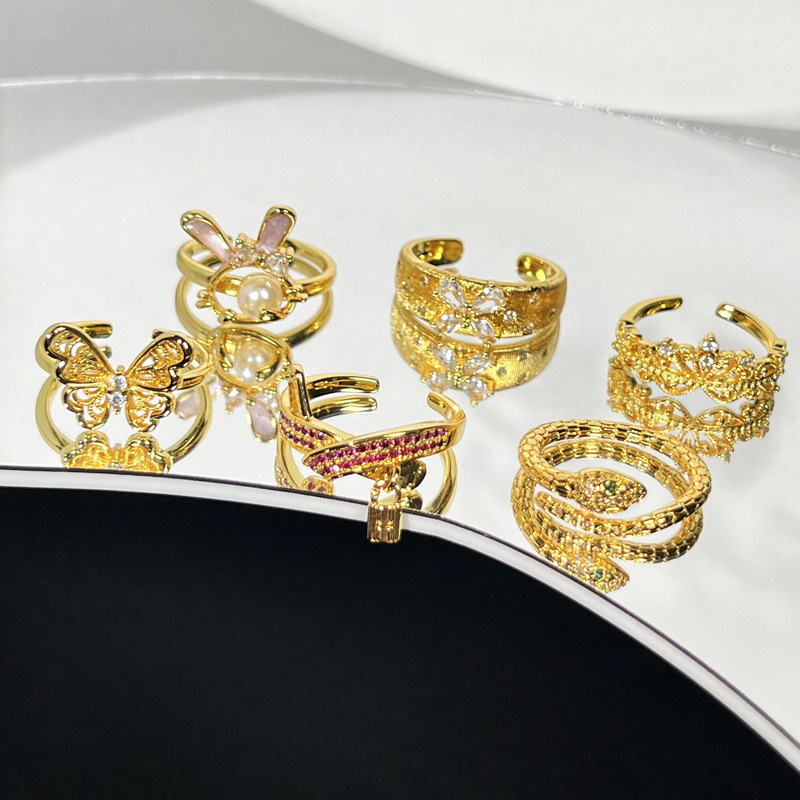 New retro, light luxury and high-end rabbit opening ring for women, simple butterfly snake shape, sweet and cool, versatile layering ring Application Scenario