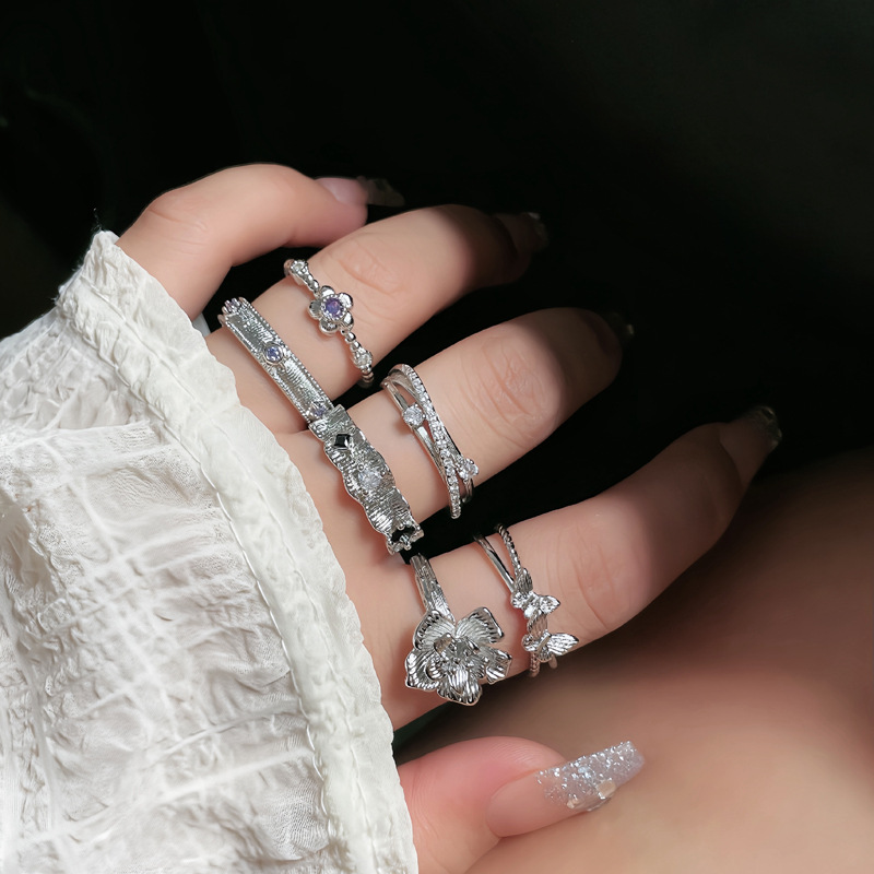 Sweet and cool, niche design sense, flower butterfly, Hong Kong-style fashionable open ring, women's line brushed, versatile and exquisite ring details Picture