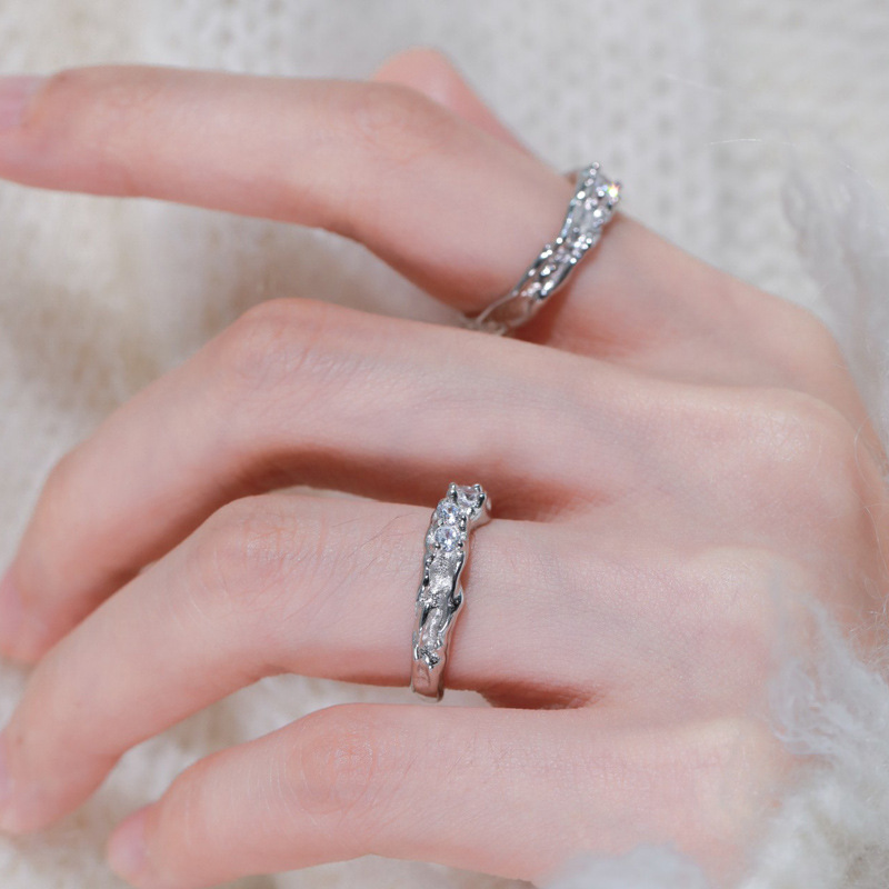 A couple's irregular-textured, niche design zircon open ring, a cold and elegant, simple and individual ring for women details Picture