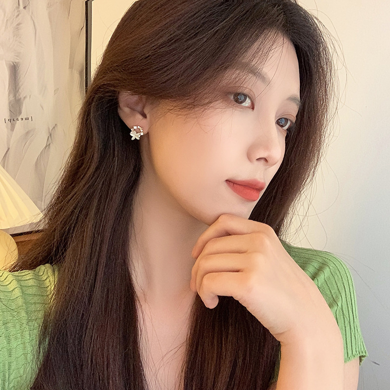 925 Silver Needle Korean fresh and delicate flower Stud Earrings, 2025 New trendy, simple and small earrings, elegant women's earrings details Picture