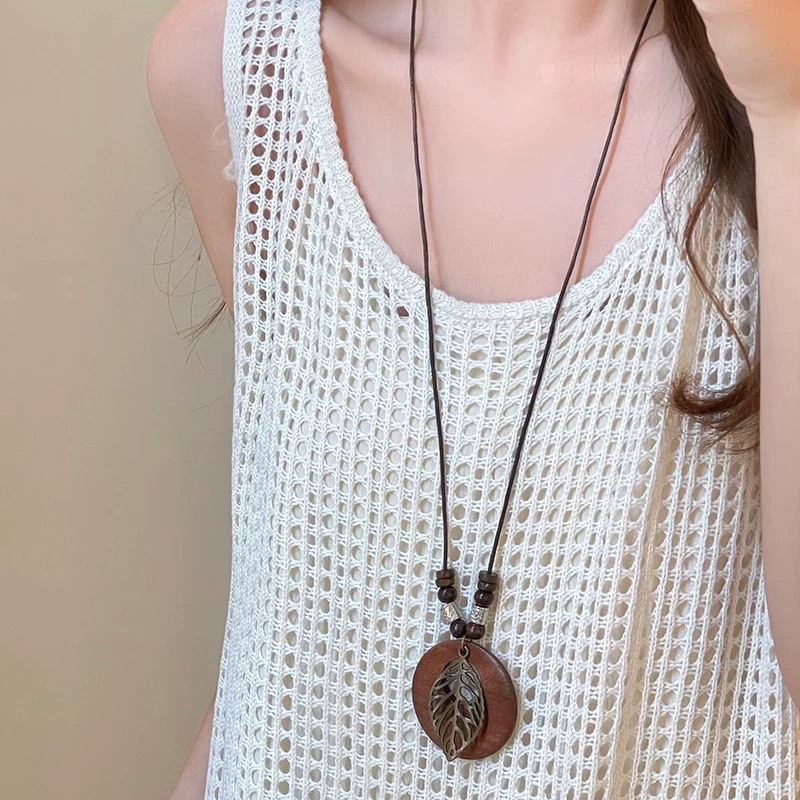 Zen-inspired Chinese-style woven rope necklace, women's Bohemian ethnic style long sweater chain, golden leaf pendant accessory Specification drawing