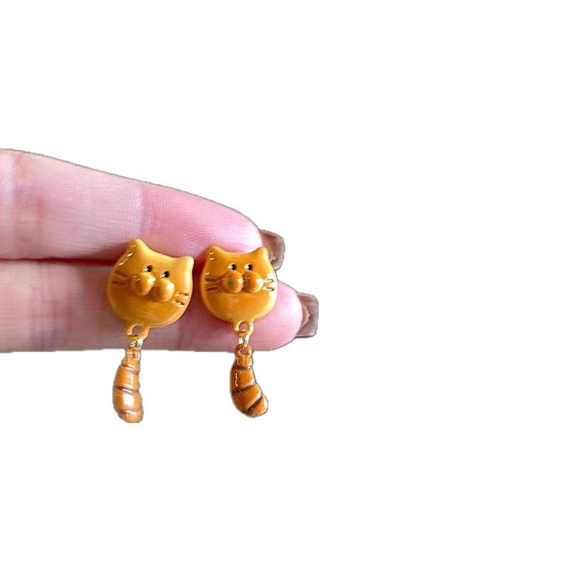 Autumn and Winter Caramel Bread Party Set Small Stud earrings for Women 2025 Maillard Cartoon Fun Cat Personalized earrings Item Picture