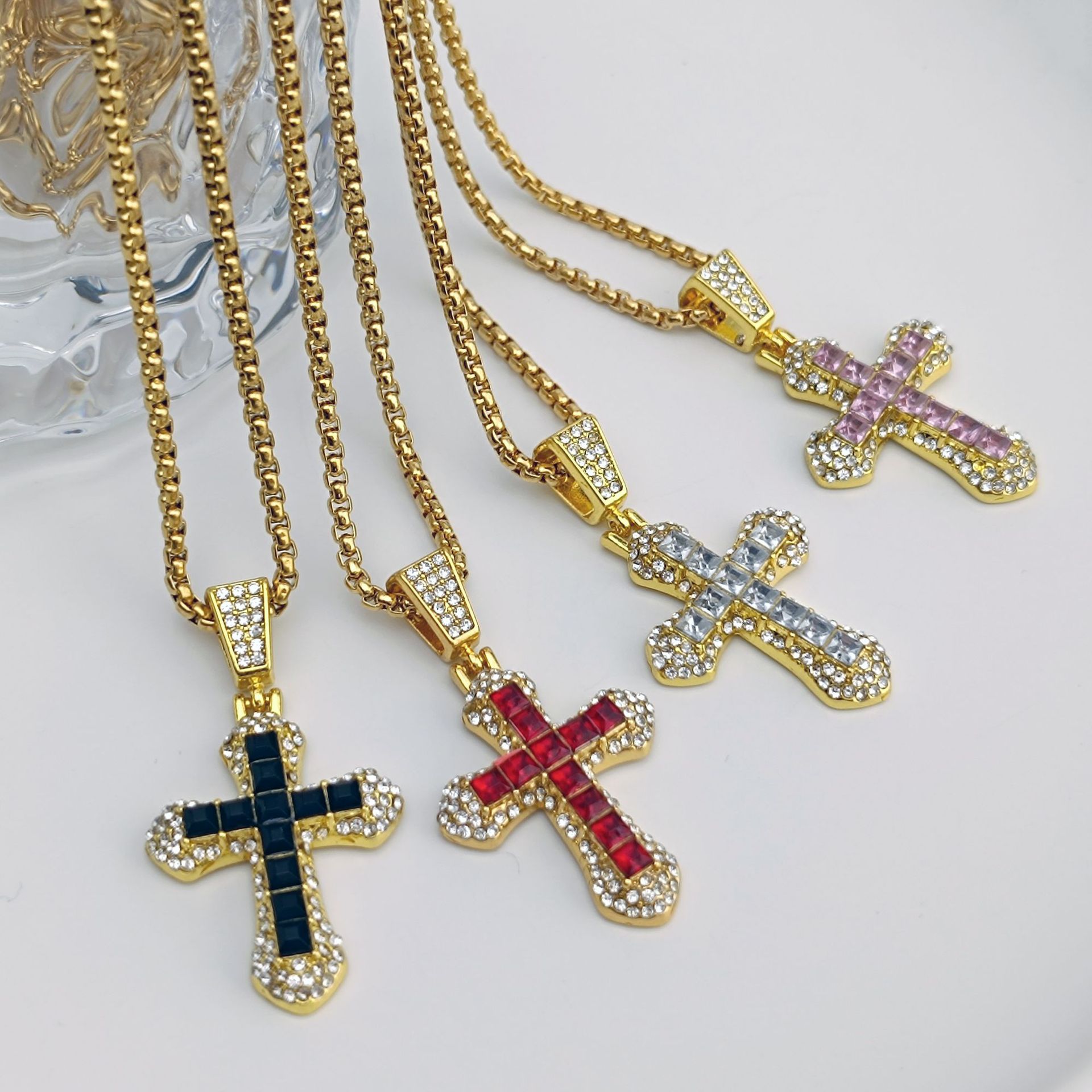 European and American fashion, individuality, exaggerated full diamond cross necklace, light luxury, retro pendant accessory, sweater chain, cross-border wholesale full figure