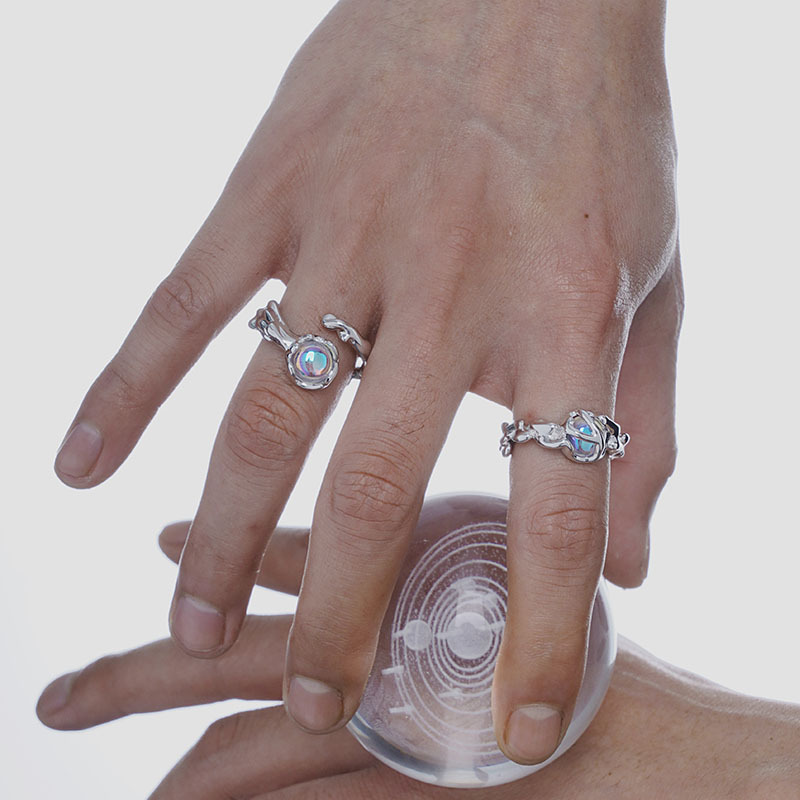 Punk-style personalized textured moonstone open ring, a niche design for women, an ins cold style light luxury food ring full figure
