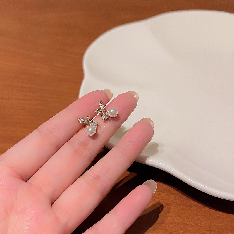S925 Silver Needle New Super Flash Zircon Cherry Earrings for women, light luxury, niche design, simple and versatile pearl stud earrings Specification drawing
