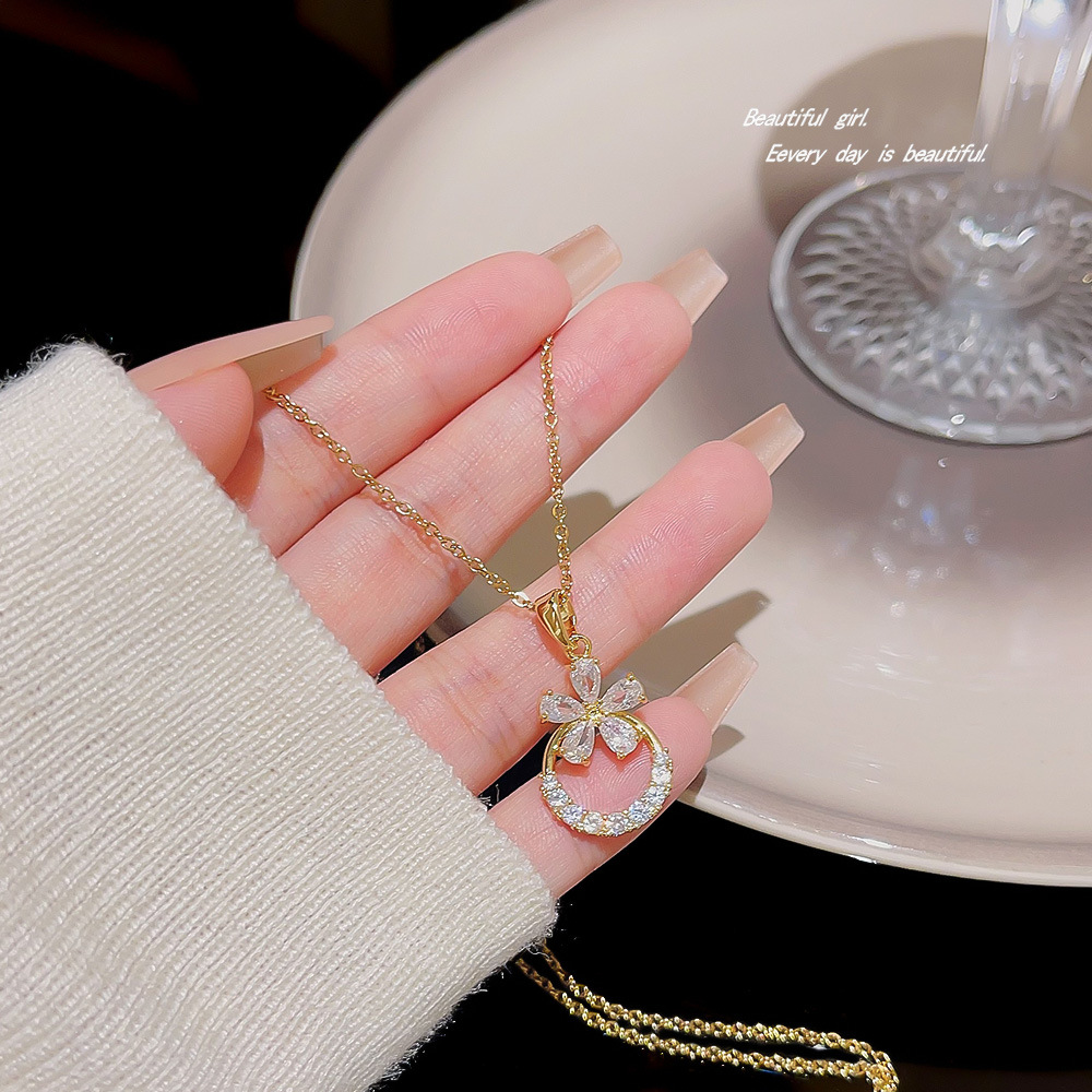 Fashionable and sweet petal necklace for women, exquisite, high-end, light luxury and niche neckchain, 2024 new style bestseller, Internet celebrity collarbone chain Specification drawing