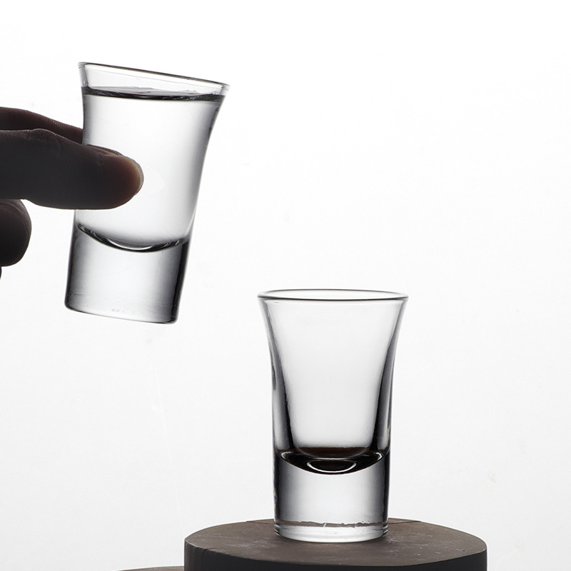 A set of high-end two-ounce small wine glasses for home use, wholesale of wine utensils for restaurants and bars, commercial one-mouth cups and bullet cups Application Scenario