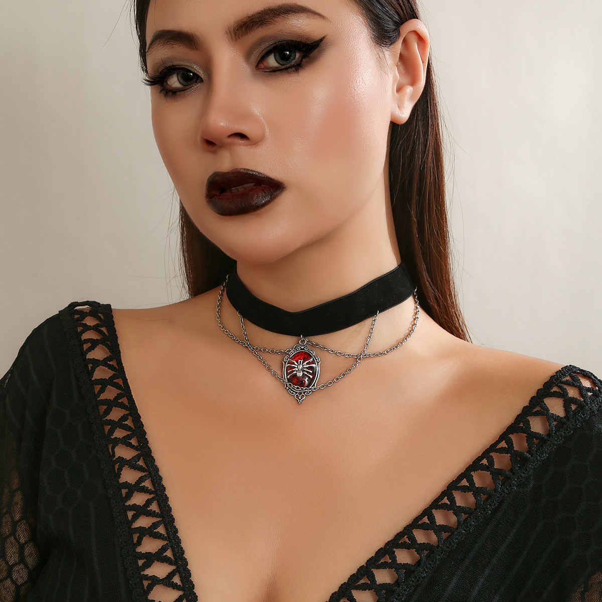 European and American retro neck collar, unique choker short collarbone chain, Gothic dark velvet red spider collar Specification drawing