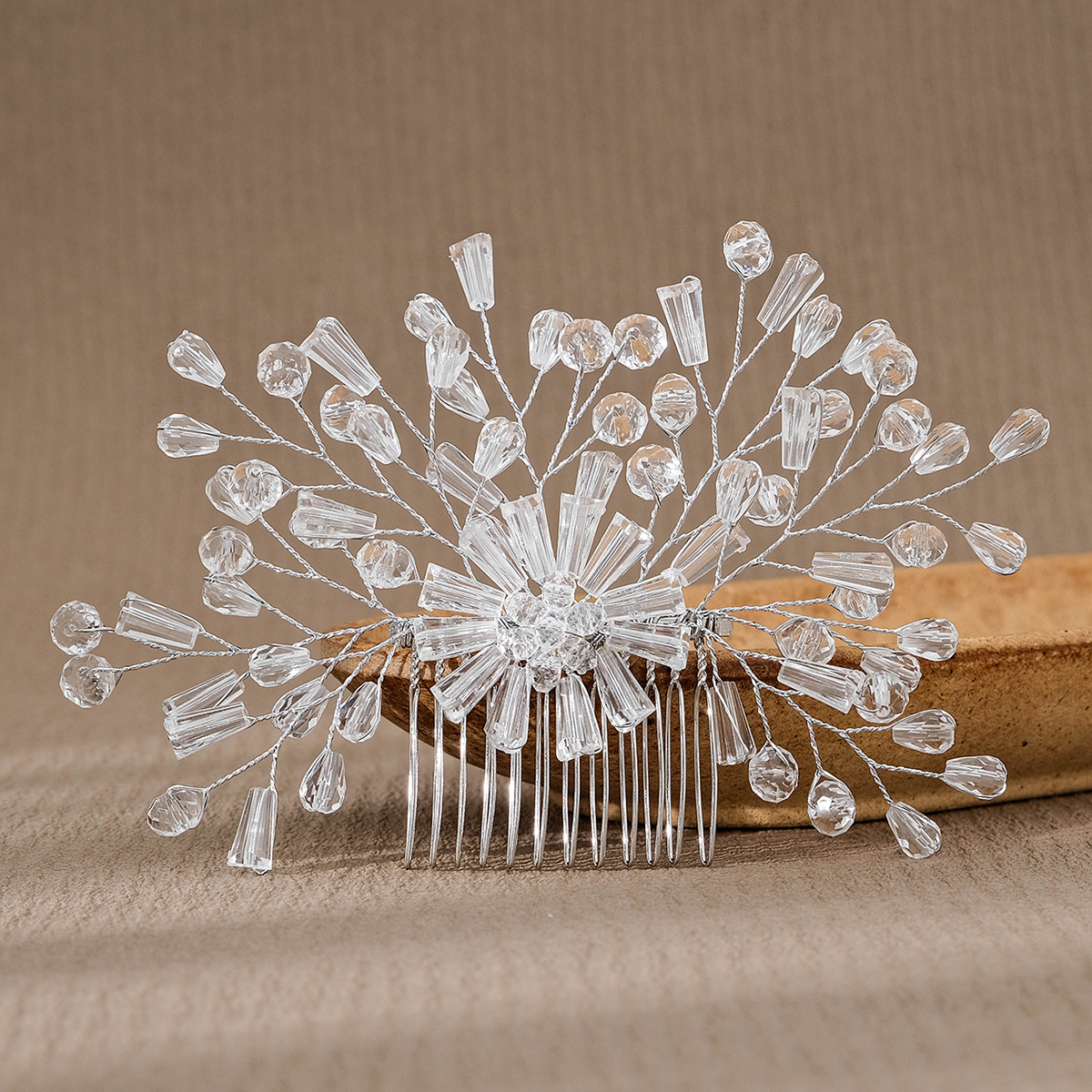 Cross-border bride wedding headwear: Crystal insert comb, ancient-style photo album, hair accessories, beautiful handcrafted beaded pearl comb details Picture