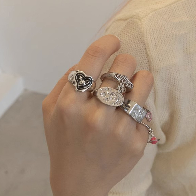 A retro, unique and niche design three-dimensional Saturn open ring for women, fashionable, exquisite, trendy and cool food rings full figure