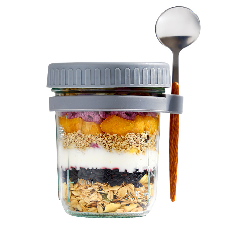 Overnight oatmeal cup, sealed glass Mason jar with spoon lid, graduated breakfast cereal cup, salad milk cup Application Scenario