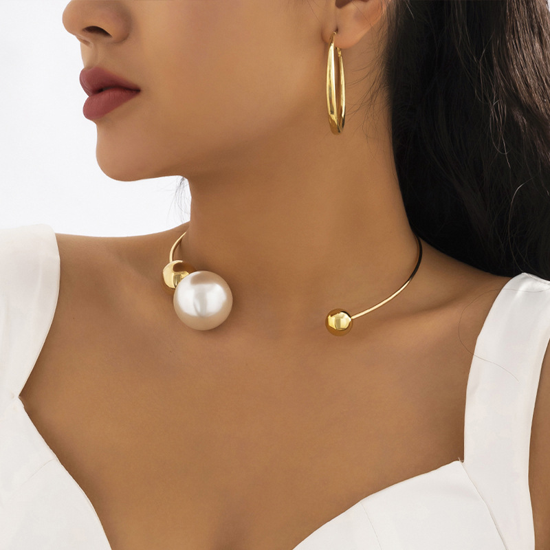 European and American cross-border jewelry: Simple and individual, asymmetrical geometric round bead necklaces, niche design sense, open necklaces for women details Picture