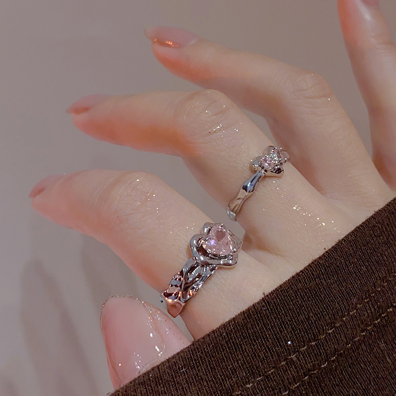 A delicate, sweet and cool pink diamond heart-shaped layered open-top ring for women on Instagram, with a cold and elegant style, fashionable and individual index finger ring details Picture