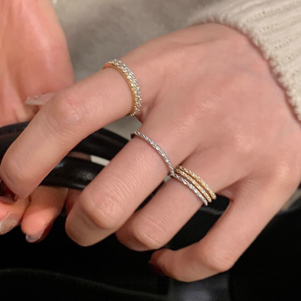 A super dazzling and exquisite pearl row diamond zircon fine ring, a light luxury and high-end index finger ring, a niche and elegant open ring details Picture