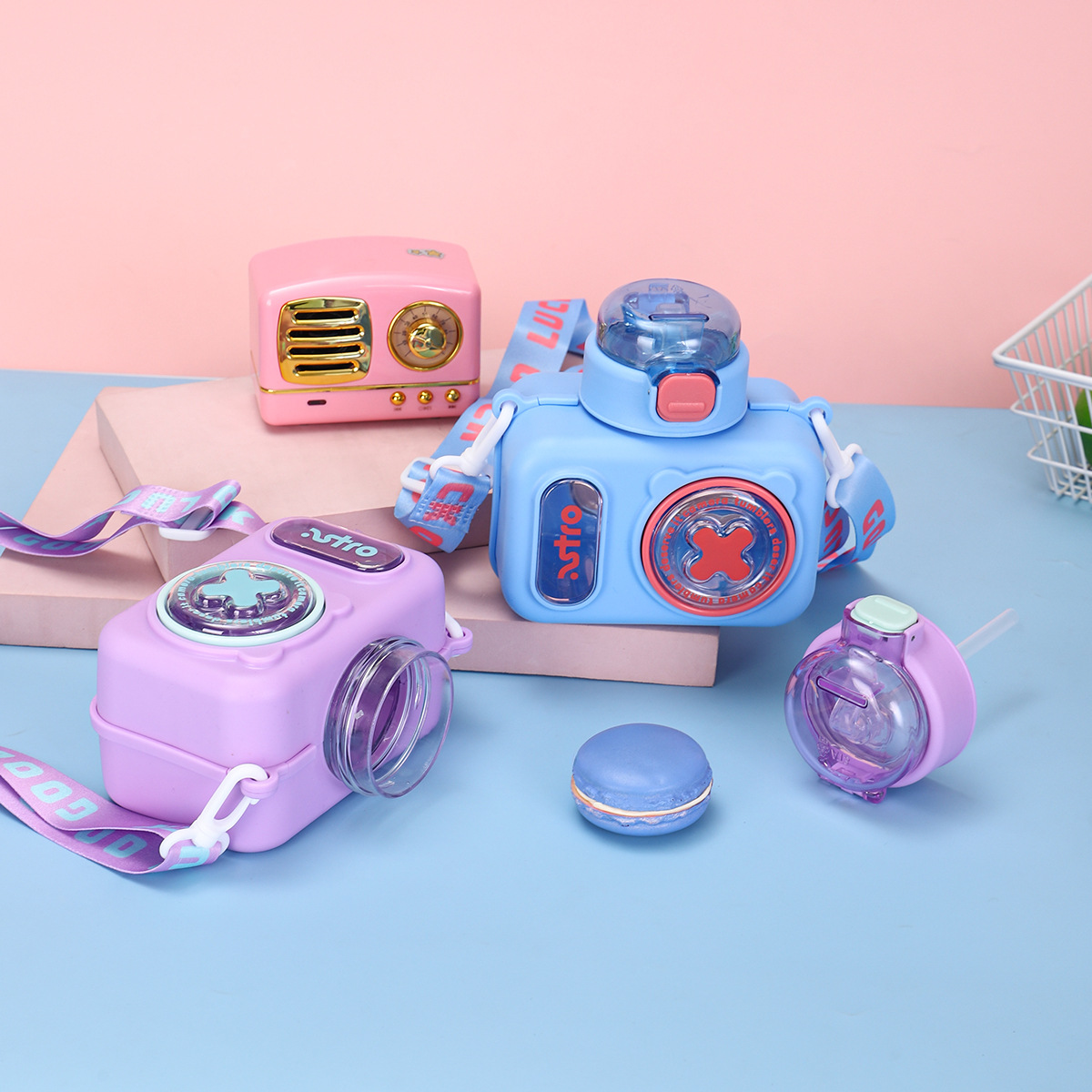 New high-appearation-level children's camera water cup, cute and anti-drop children's summer slanted water bottle, creative and durable plastic cup Specification drawing