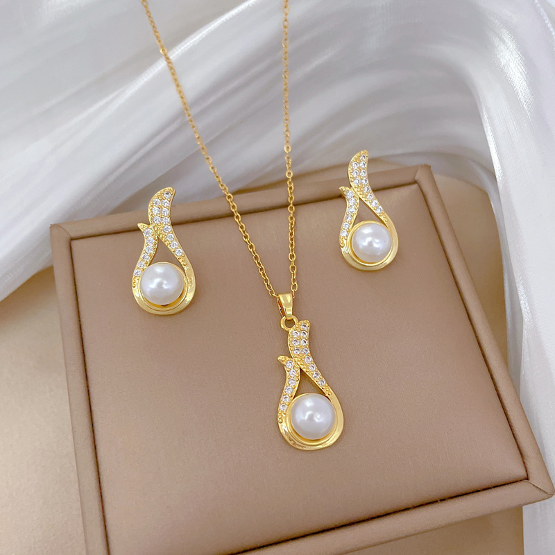 【 Titanium Steel 】 Necklace and Earring set, light luxury Full diamond pearl Xintiange personalized and elegant banquet earrings and Necklaces full figure
