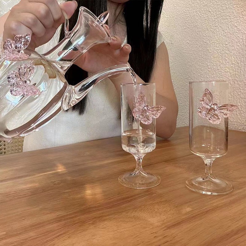 A set of high-temperature resistant high borosilicate glass water bottle for making Song Dynasty imperial concubine flower tea, with a high-end butterfly ewer Application Scenario