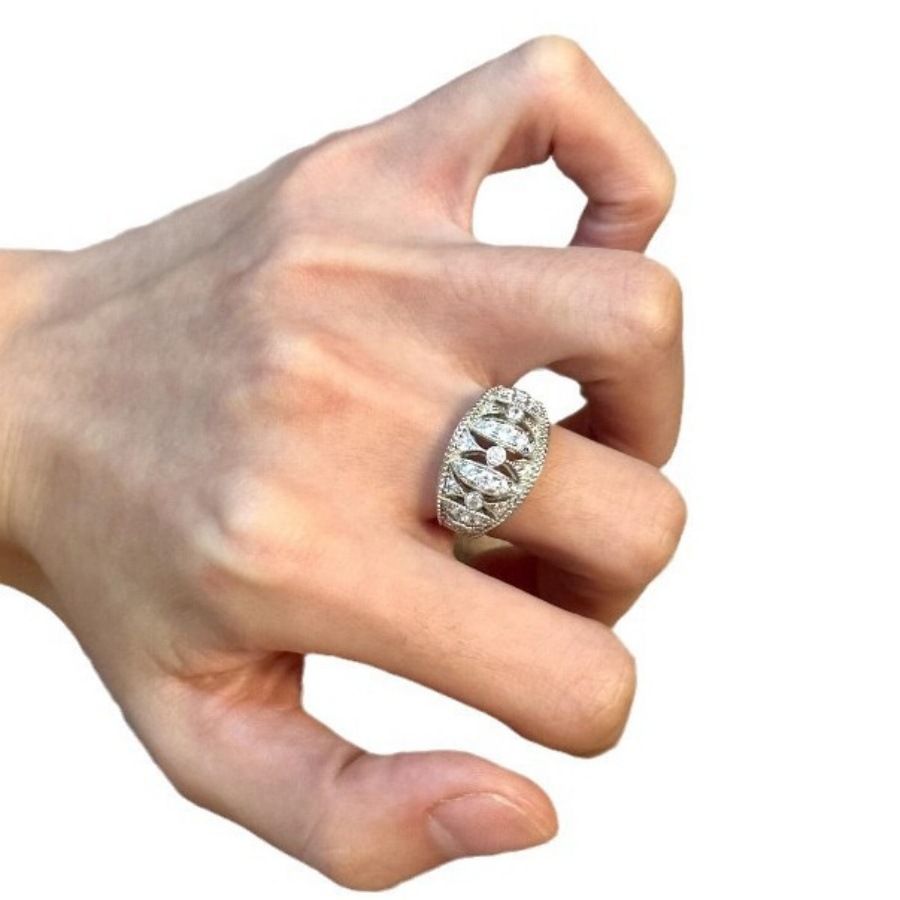 Vintage hollowed-out lace zircon ring for women, a retro, light luxury and high-end design with a unique style Item Picture