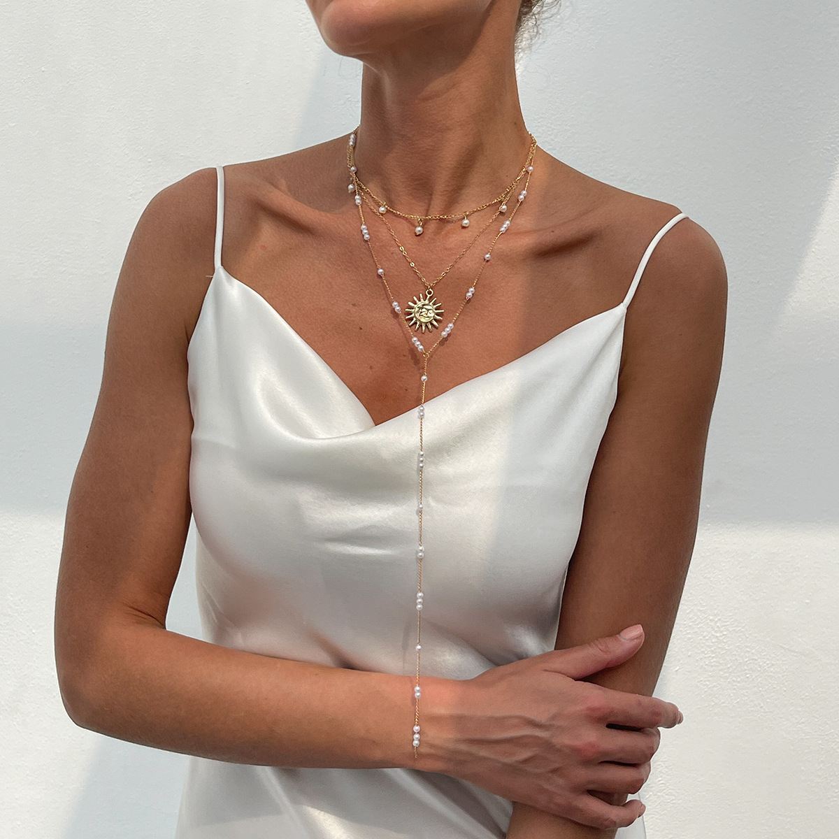 European and American cross-border jewelry ins Sun alloy pendant collarbone chain French style pearl beaded long necklace details Picture
