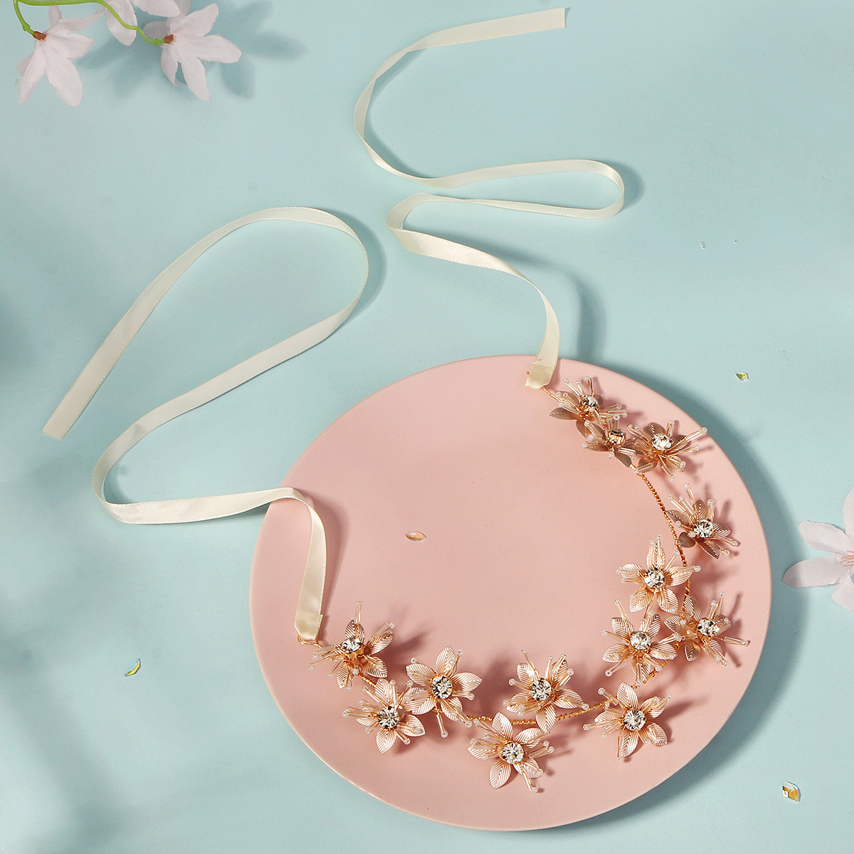 Cross-border new handcrafted metal flower hair band, women's Bohemian exotic style headwear, bride's updo and ribbon hair band Specification drawing