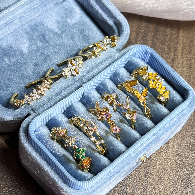 New Chinese-style retro golden flower butterfly color diamond elegant light luxury open ring, fashionable and individual niche ring for women full figure