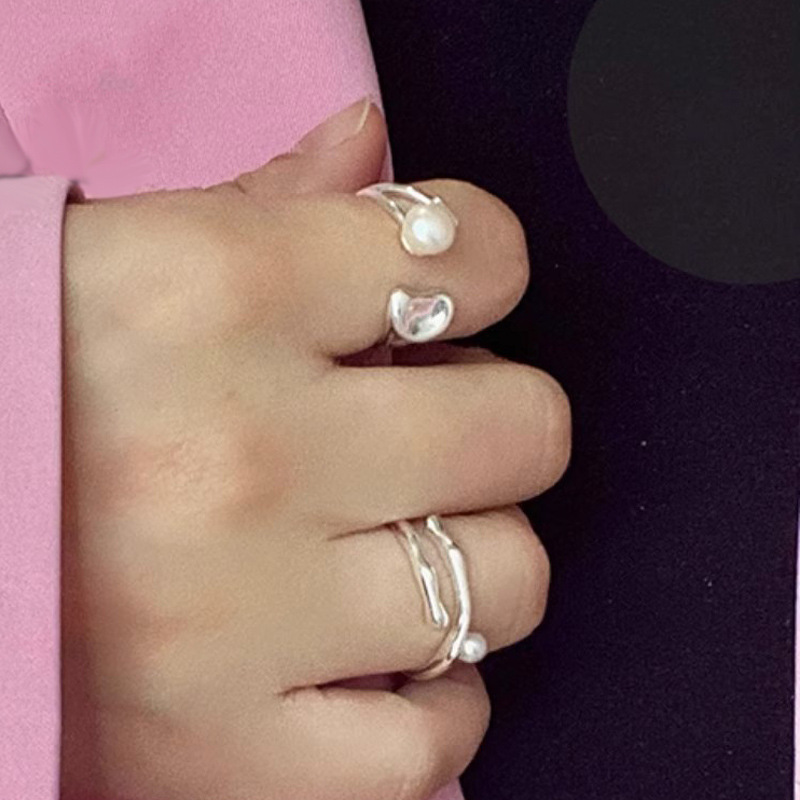 The 2023 new niche design geometric pearl ring for women on Instagram features a cold and stylish style with an adjustable open ring Specification drawing