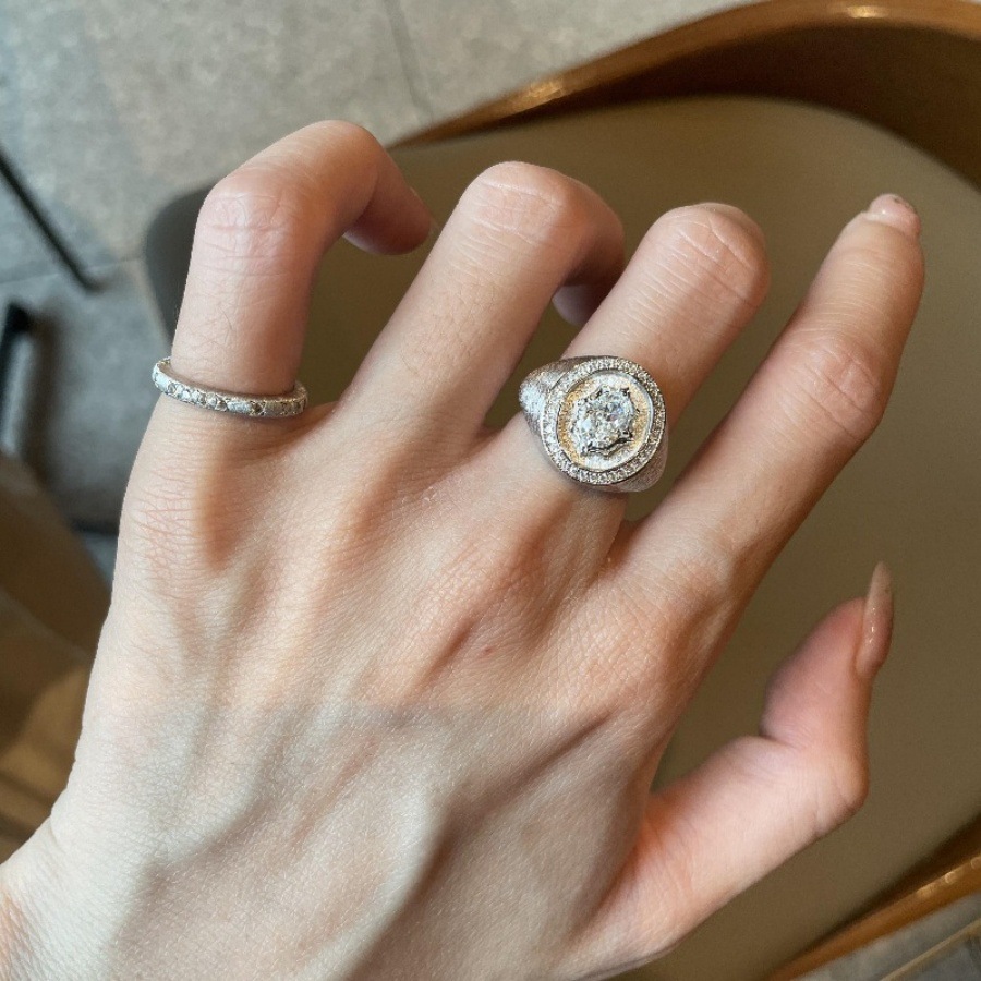 French retro brushed octagonal star shield zircon ring, a niche design for women, with a light luxury court style and a high-end feel Specification drawing