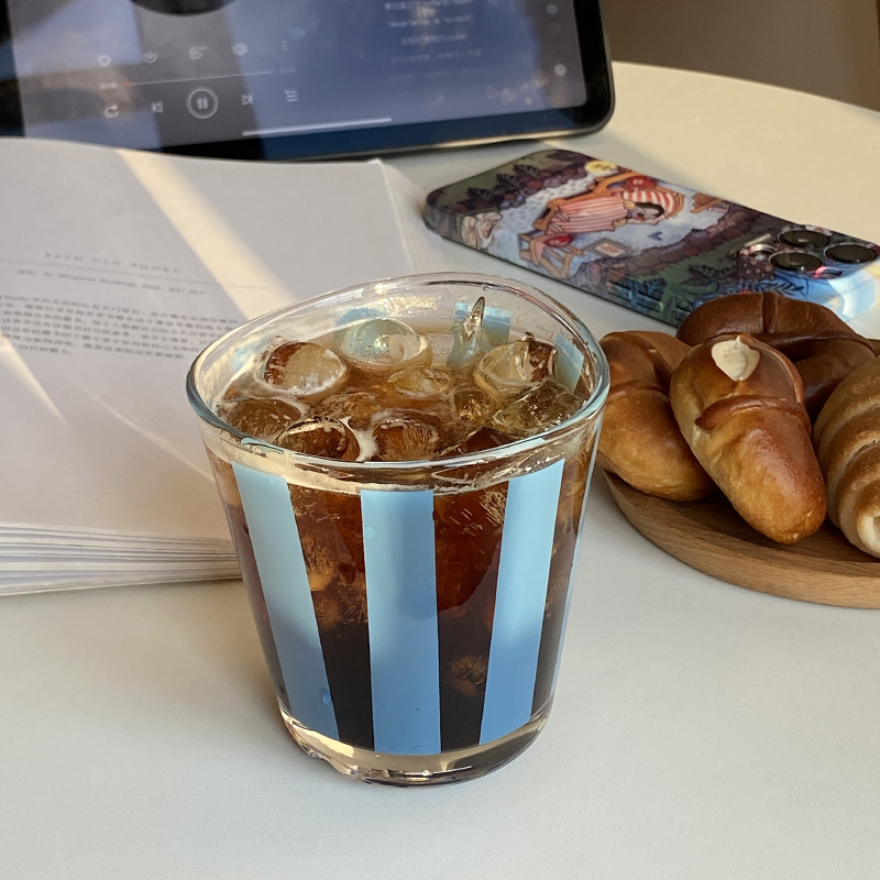 Homemade retro and fresh ins glass cups, blue striped polka dot irregular water cups, milk cups, niche and simple Specification drawing