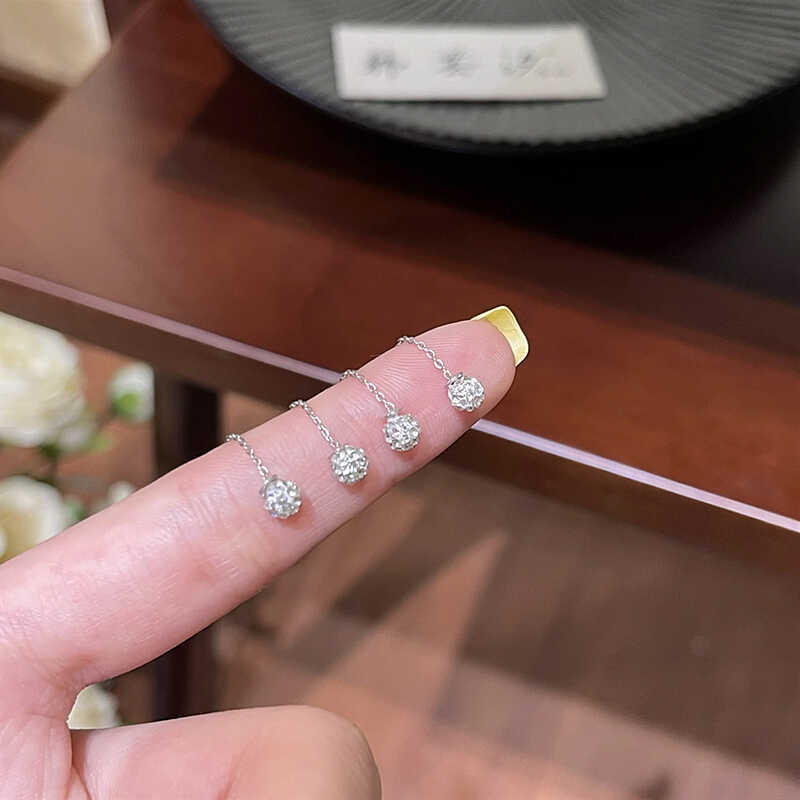 The "Full Sky Star" planet ear line is a niche design with a simple and versatile style. It is the same as the trendy fringed stud earrings Specification drawing