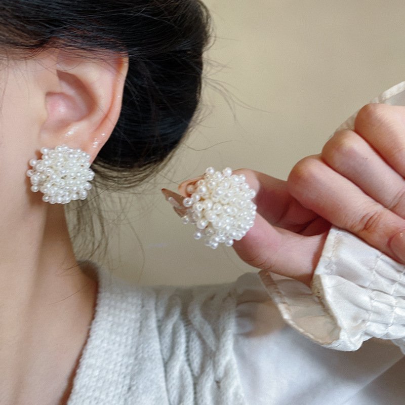 French high-end pearl flower earrings for women, 2025 new style, elegant and stylish earrings, personalized bestsellers, Internet celebrity earrings details Picture