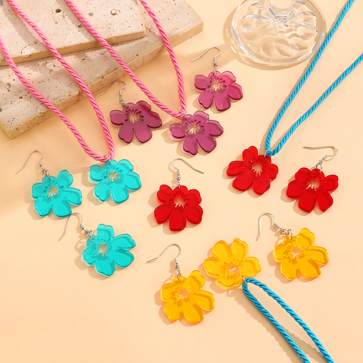 The small red flower necklace of the same style as the Instagram blogger, a versatile Korean summer accessory for women, and colorful dopamine collarbone chain earrings details Picture
