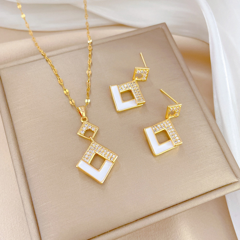 【 Titanium Steel 】 Micro-inlaid necklace and earring set, light luxury square oil drip, personalized and elegant banquet earrings and necklaces combination Specification drawing