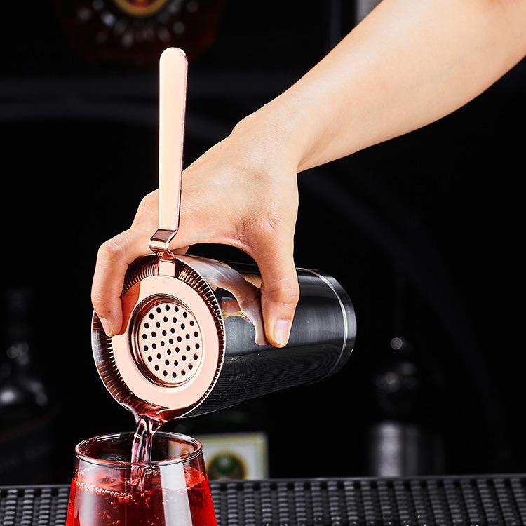 Cocktail ice filter screen, 304 stainless steel European Hawthorne ice separator, ice separator screen, wine filter Application Scenario