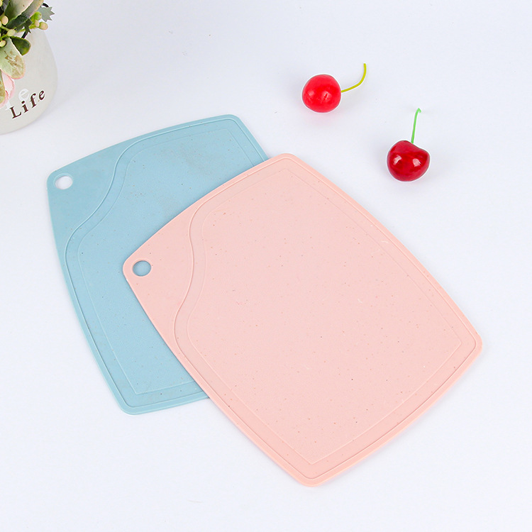 Creative wheat straw hanging simple household kitchenware cutting board, plastic cutting board, vegetable cutting board, fruit cutting board details Picture