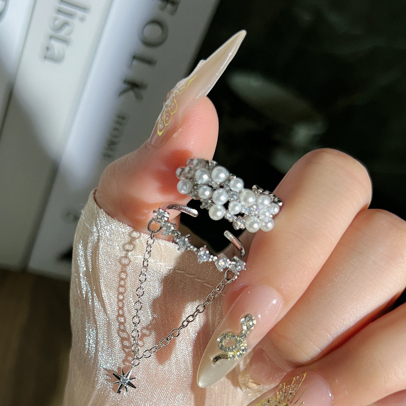 A cold and simple star-studded diamond chain opening ring for women, exuding a sense of light luxury and sophistication, with a fashionable pearl inlaid ring trend details Picture