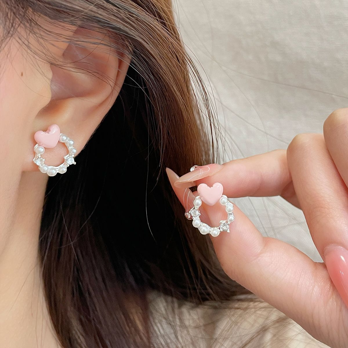 Pink heart-shaped stud earrings ~ Sweet and girlish pearl ballet-style earrings 2025 new star sparkling diamond earrings trend details Picture