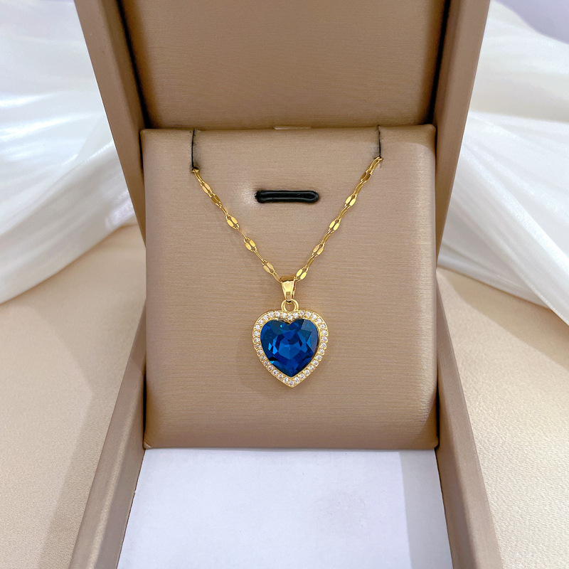 【 Titanium Steel 】 Full diamond heart, light luxury, elegant and luxurious. Full diamond necklace, versatile collarbone chain for female Internet celebrities, titanium steel chain full figure