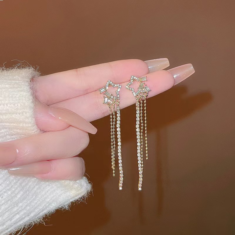 Long star tassel stud earrings for women, light luxury, high-end and versatile, sparkling diamond earrings, ins trendy, trendy and niche design ears Specification drawing