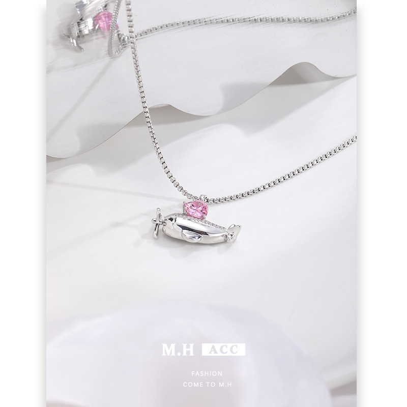 Pink zircon airplane necklace for women, original design sense, exquisite and versatile necklace, fashionable and elegant new collarbone chain Application Scenario