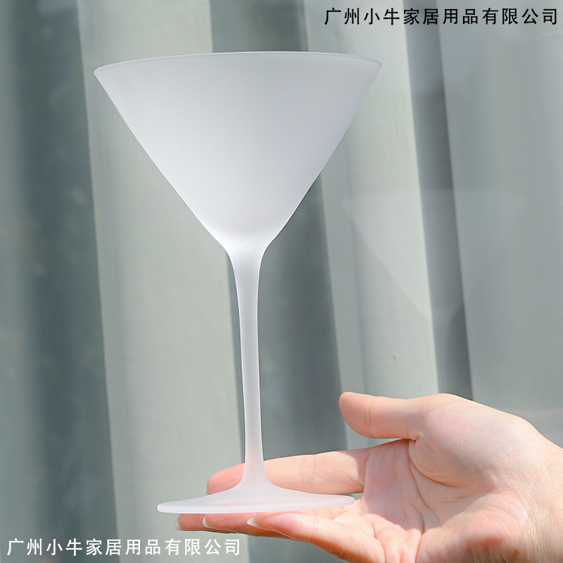 Frosted wide-mouthed martini glass, dry martini wine glass, Japanese triangular cocktail glass, high-end frosted glass Specification drawing