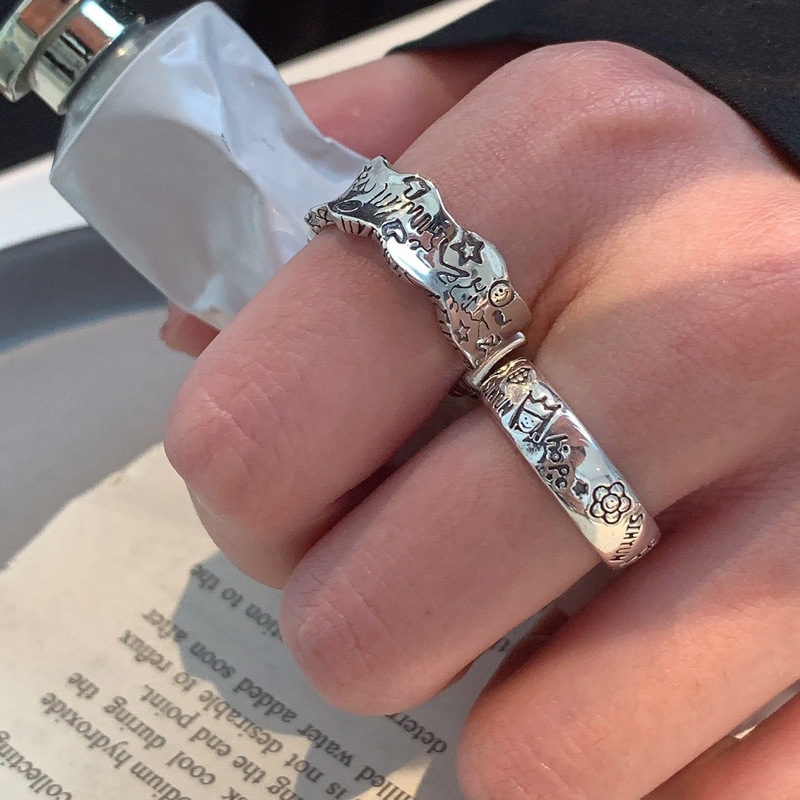 Cool graffiti letter flower ring for women, new fashionable and trendy style, retro aged index finger ring, open ring full figure