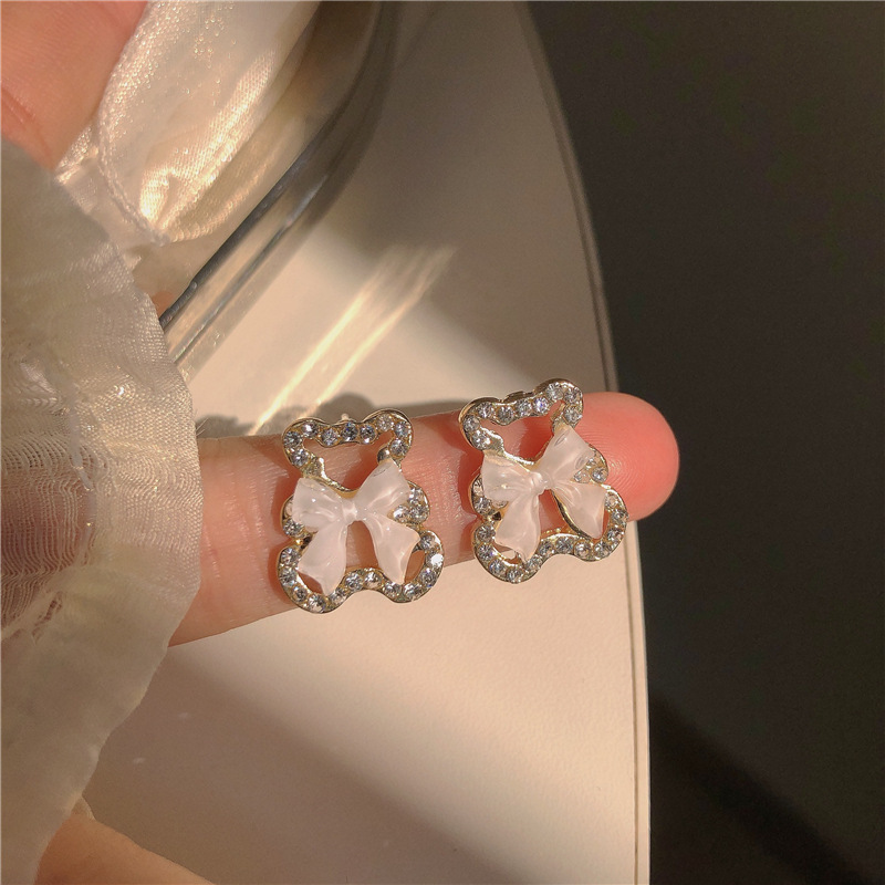 Cute bow bear ~ Super Sparkling earrings, sweet and girlish spring 2025 new ear accessories, trendy ear clips full figure