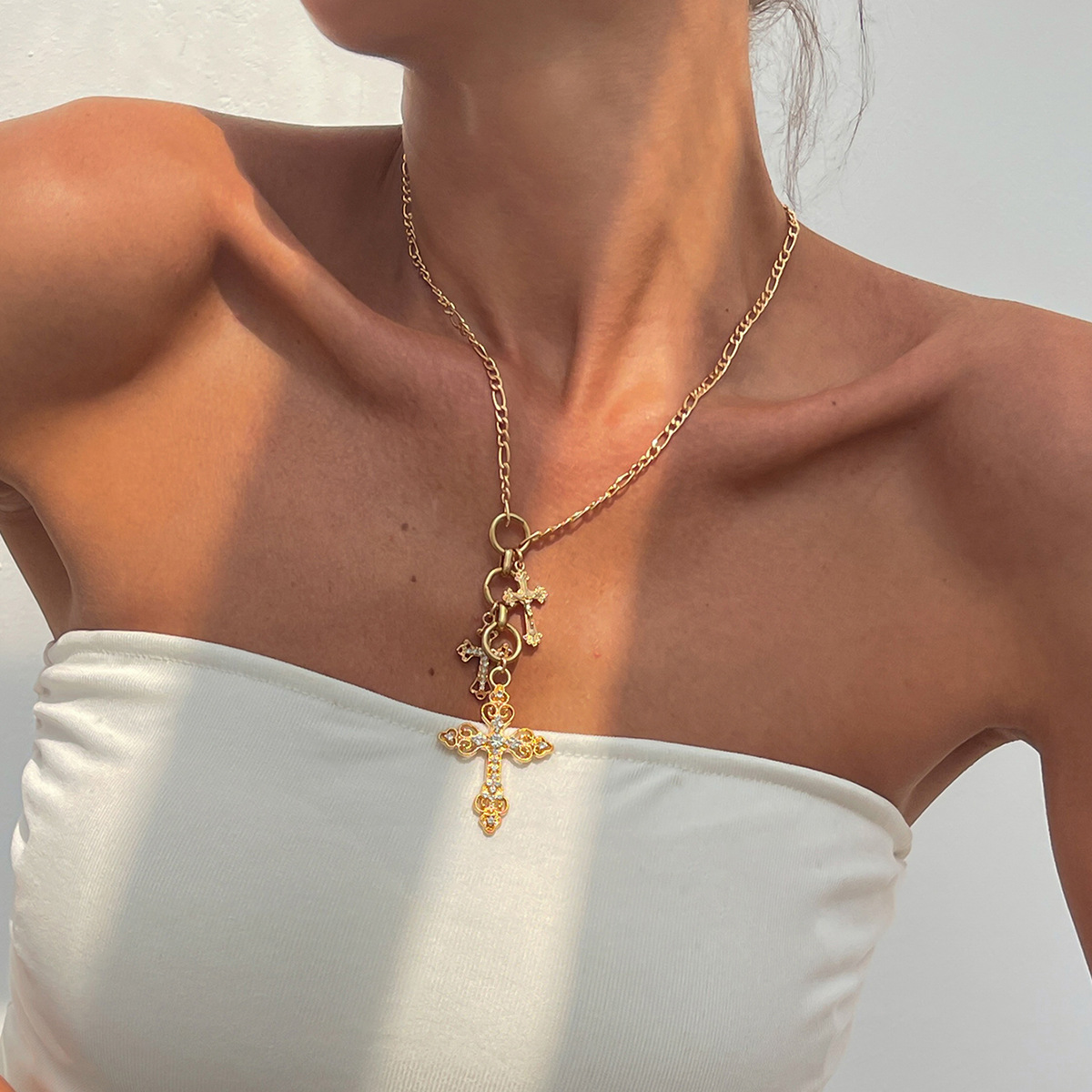 European and American cross-border jewelry, retro alloy diamond-encrusted cross necklace, trendy Instagram-style metal chain necklace Specification drawing