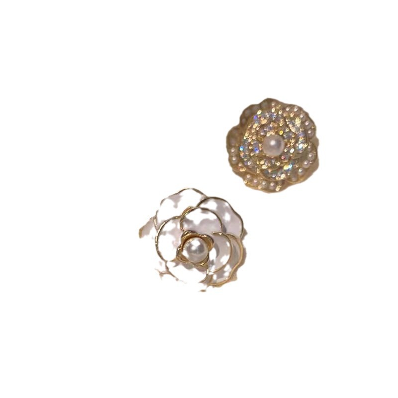 Light luxury high-end design earrings, asymmetrical camellia stud earrings, goddesses' temperament, gentle and romantic earrings Item Picture