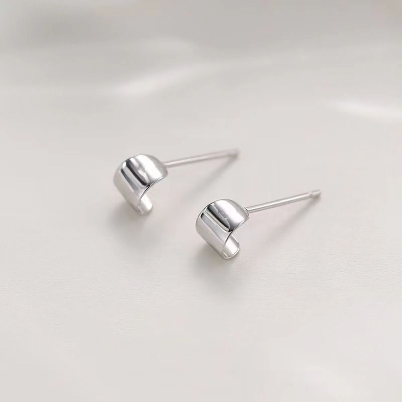 Simple and versatile small C-shaped ear studs for women, 2023 new ins trendy daily, niche and personalized design ear bone studs full figure