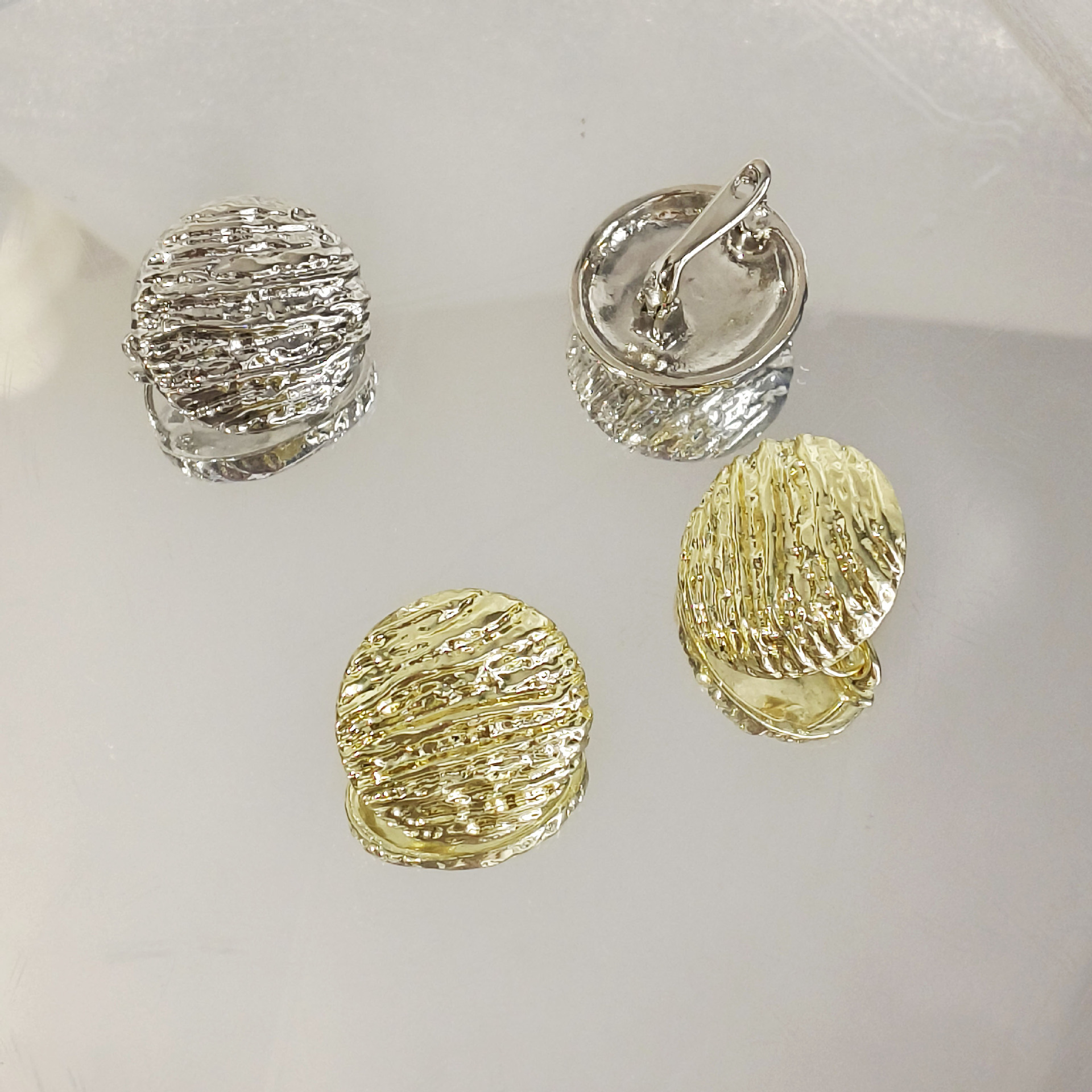 European and American ins trendy earrings, with a niche design sense, light ear buckles, a cool and elegant style, and individual and high-end ear studs details Picture