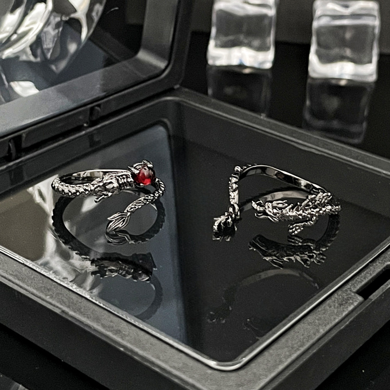 The dark dragon-shaped open ring with a sophisticated tail swing in the zodiac year is a unique and fashionable ring in a cold style for women on Instagram Application Scenario